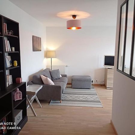 Superbe Appartement Avec Balcon Filant Cenon Kültér fotó